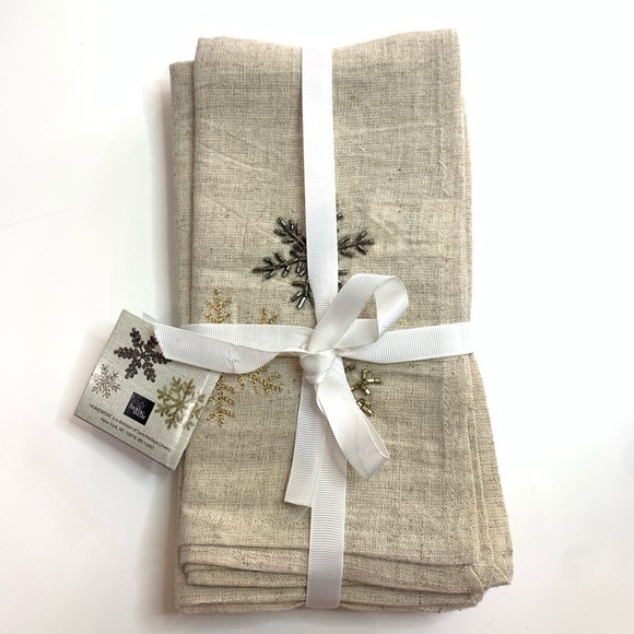 Homewear Linens Snowflake Glamour Beaded Napkins - Picture 2 of 5